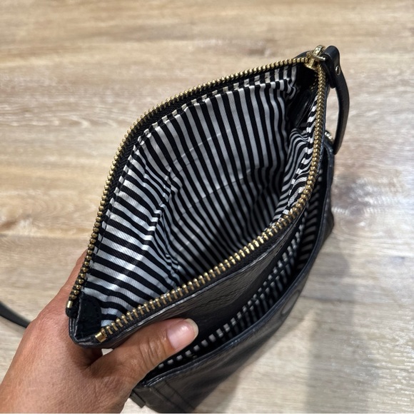 Kate Spade Black Crossbody Bag with Pebbled Leather - Picture 6 of 9